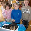 Mehl mahlen Urbrot backen der Klasse 3 24.09.2010